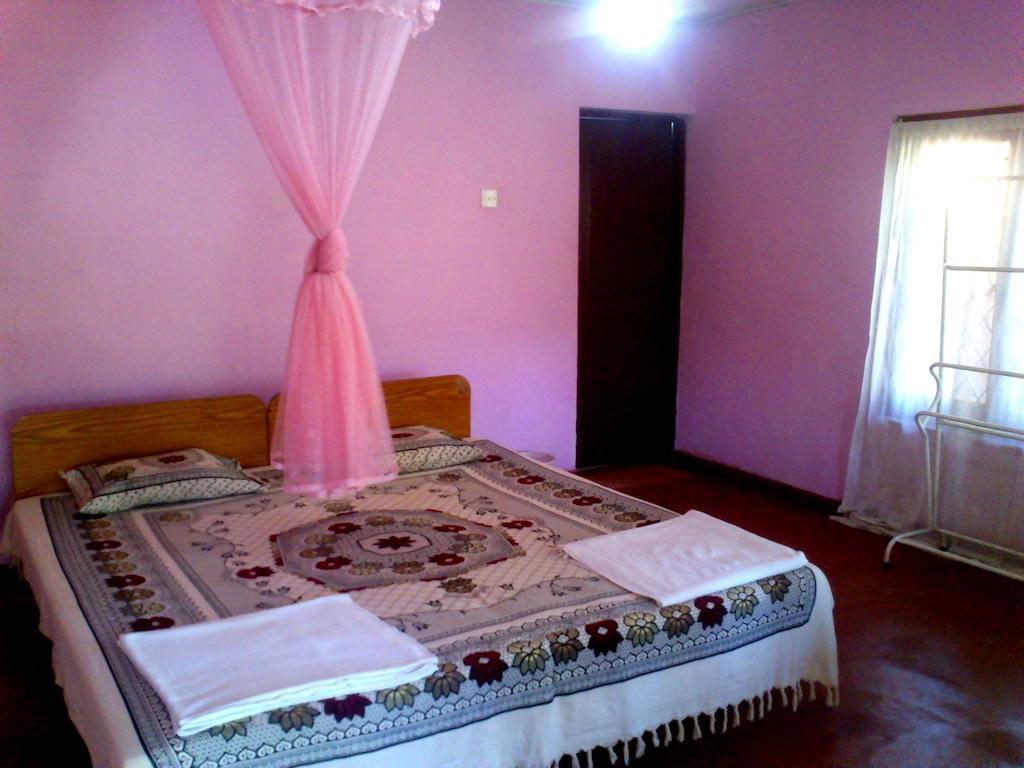 Haniffas Holiday Inn Kandy Quarto foto